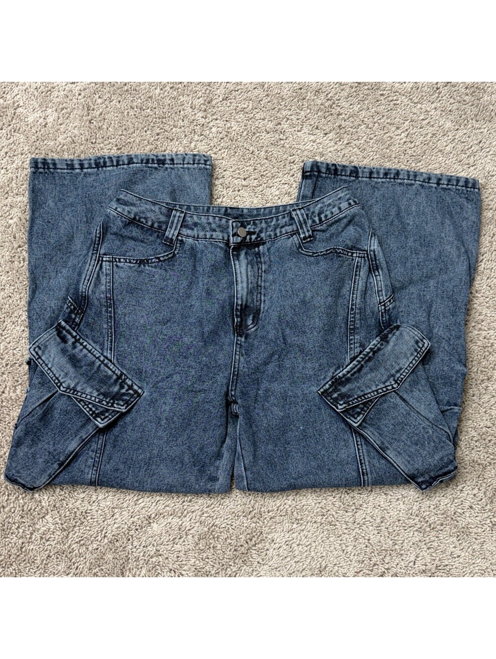 Vintage Style Wide Leg Cargo Jeans with Side Pockets, Size L